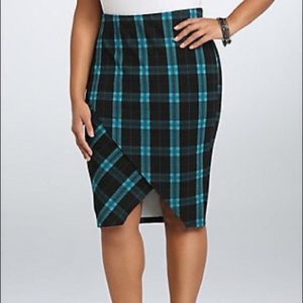 ✨✨Torrid Plaid Teal and Black pencil skirt💕💋